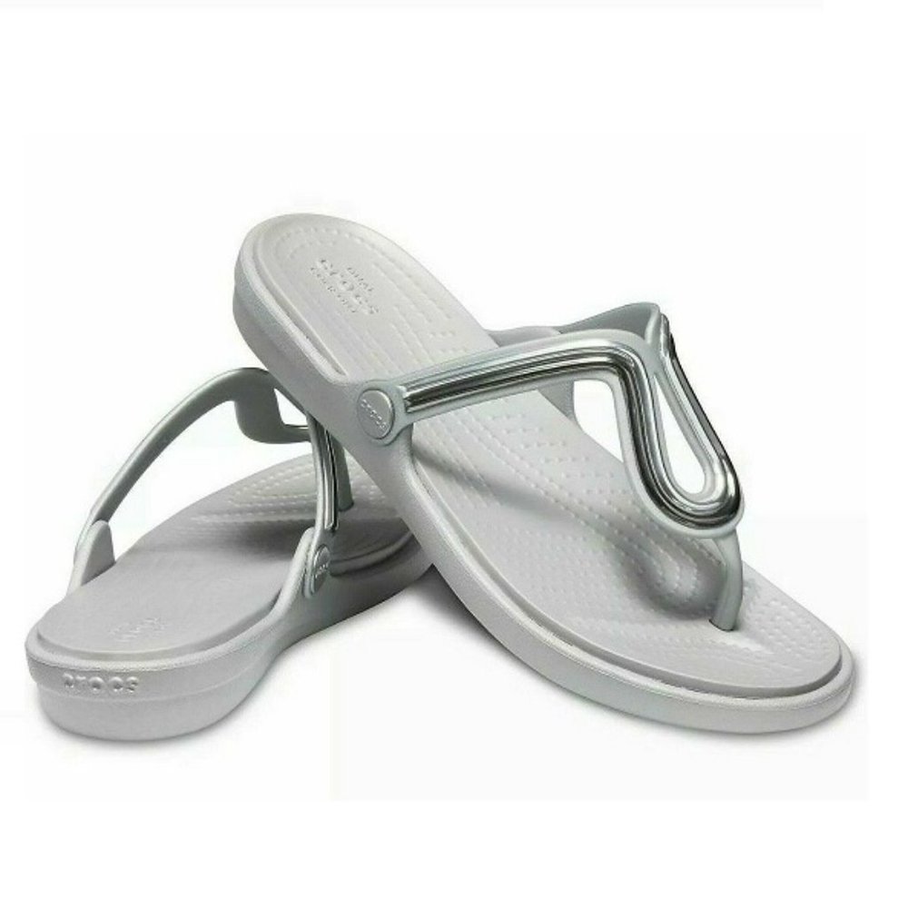 CROCS Women’s Sanrah Block Flat Flip Flop Sandals